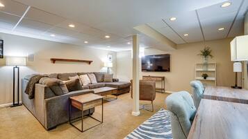 House (4 Bedrooms) | Interior