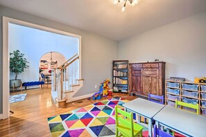 House (4 Bedrooms) | Interior - Tranquil Greensboro Home w/ Fire Pit! (Greensboro)