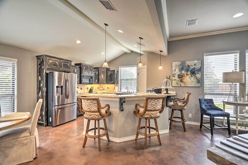 Luxe Midland Retreat w/ Patio, Grill & Yard!