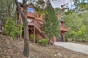 House (3 Bedrooms) | Interior - Lovely Lake Arrowhead Cabin w/ Furnished Deck (Lake Arrowhead)