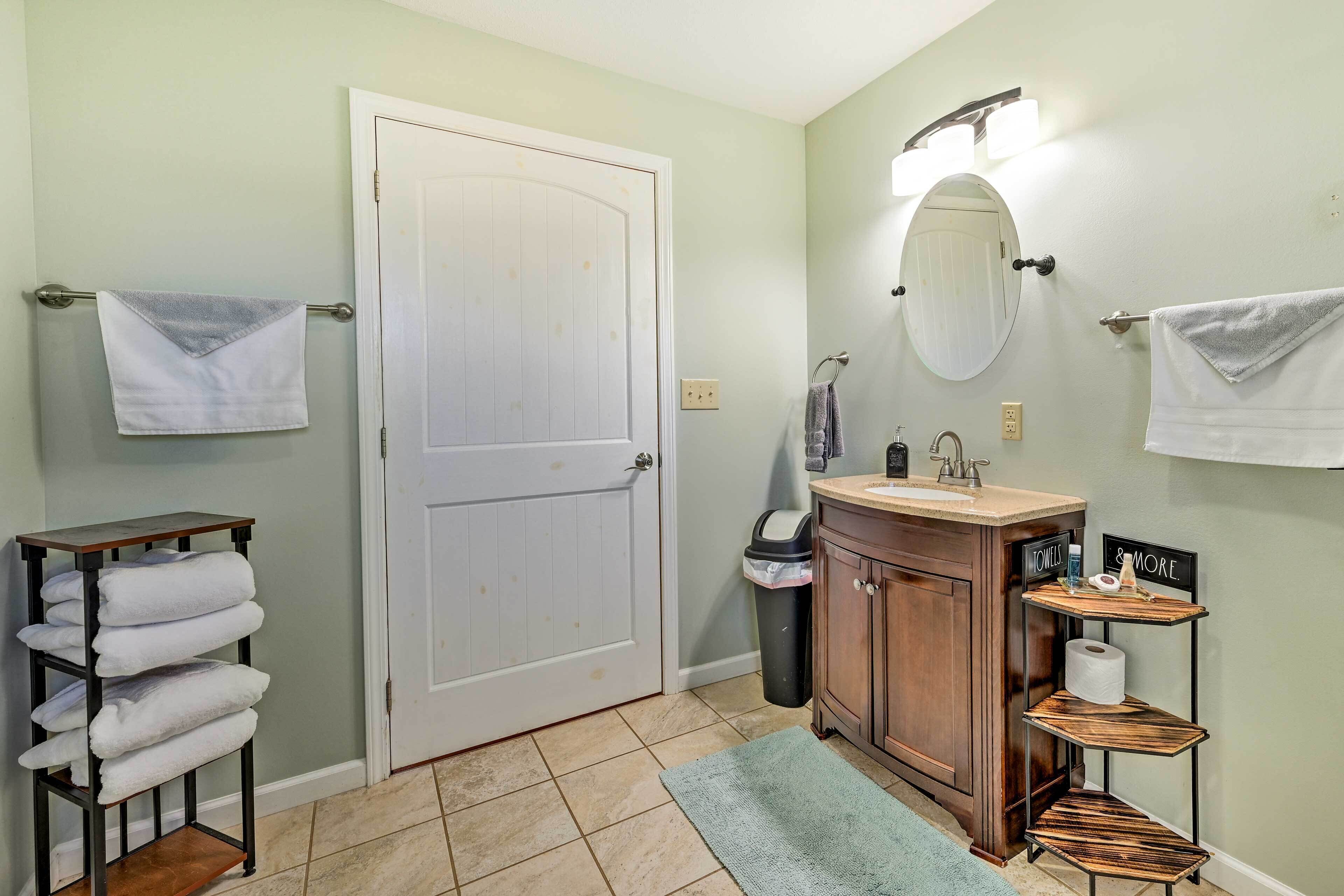 House (2 Bedrooms) | Bathroom | Shower