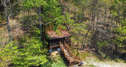 Dreamy Indiana Cabin Rental w/ Shared Amenities!