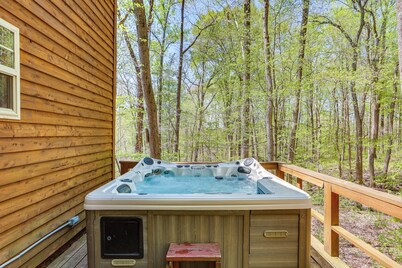 Dreamy Indiana Cabin Rental w/ Shared Amenities!