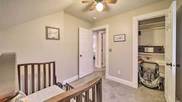 ุงูู
ูุดุฃุฉ ู
ู ุงูุฏุงุฎู