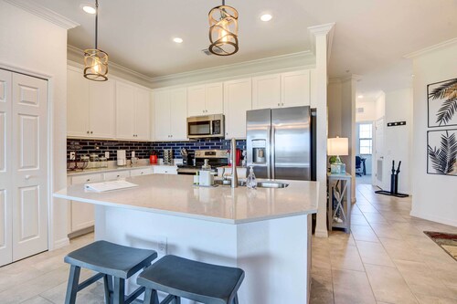 Beautiful Bradenton Condo w/ Water View!