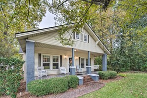 Interior - Burgaw House w/ Large Covered Porch & Swing! (Burgaw)