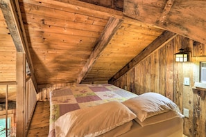 Apartment (0 Bedroom) | Interior - Pet-friendly Leicester/asheville Mtn View Escape (Marshall)