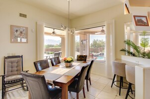 House (5 Bedrooms) | Interior