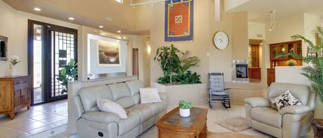 House (5 Bedrooms) | Interior