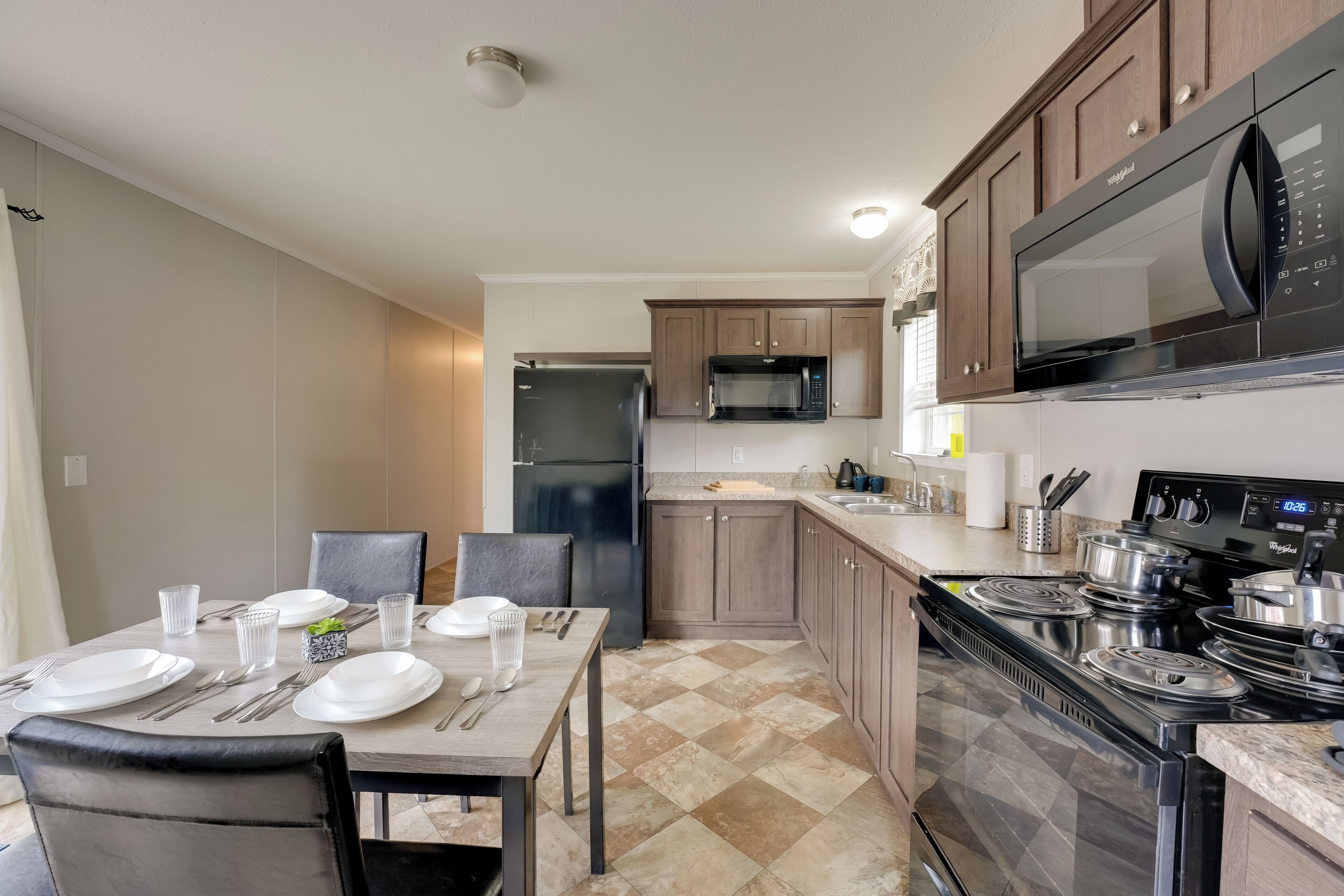 House (2 Bedrooms) | Interior