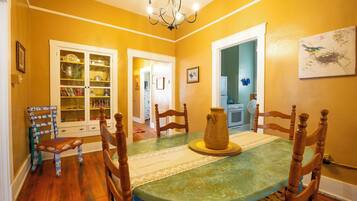 Cottage (2 Bedrooms) | Interior