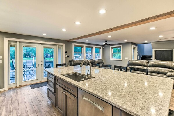 House (5 Bedrooms) | Interior - Waterfront Ashland Home ~ 2 Mi to Downtown! (Ashland)