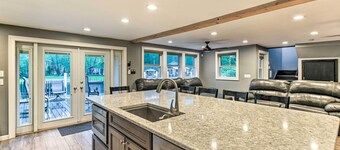 Waterfront Ashland Home ~ 2 Mi to Downtown!
