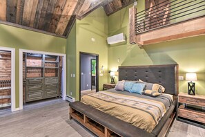 House (5 Bedrooms) | Interior