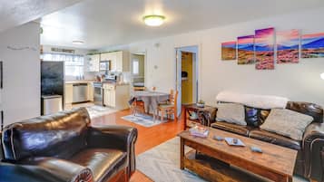 Apartment (2 Bedrooms) | Front of property