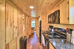 Microwave, oven, stovetop, cookware/dishes/utensils - New! Luxury Mountain City Tiny Cabin: Near Hiking! (Mountain City)