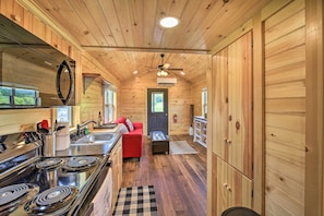 Microwave, oven, stovetop, cookware/dishes/utensils - New! Luxury Mountain City Tiny Cabin: Near Hiking! (Mountain City)