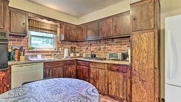 Rumah (3 Bedrooms) | Dapur pribadi | Microwave, oven, kompor, dan mesin pencuci piring