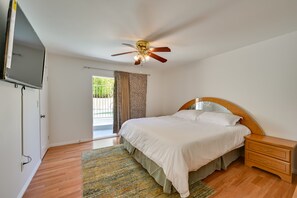 3 bedrooms, laptop workspace, bed sheets - El Cajon Oasis w/ Backyard 17 Mi to Dtwn San Diego (El Cajon)
