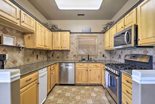 House (4 Bedrooms) | Interior