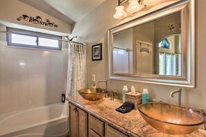 House (4 Bedrooms) | Bathroom