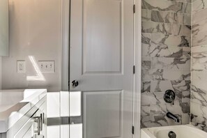 Appartement (3 Bedrooms) | Salle de bain | Douche