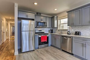 Leilighet (3 Bedrooms) | Eget kjøkken | Mikrobølgeovn, ovn, kokeplater og oppvaskmaskin