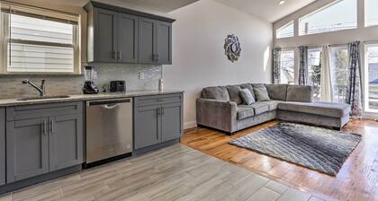 Newark Apartment ~ 5 Mi to Turtle Back Zoo!