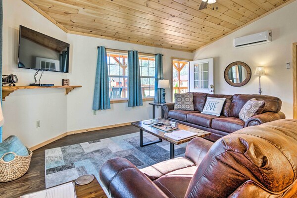 8 Mi To Great Smoky Mtn National Park: Cozy Cabin - Cherokee, NC