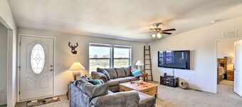 Desert Escape Off I-10 w/ Over 1 Enclosed Acre!