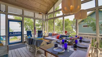 House (5 Bedrooms) | Interior