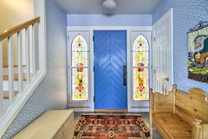 House (5 Bedrooms) | Interior