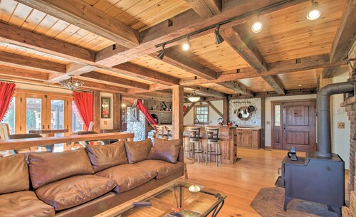 Timeless Red Sox Retreat w/ Scenic Mountain Views!