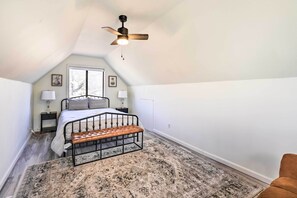 House (1 Bedroom) | Interior - Dock & Pool Access: Lakefront Grove Home! (Grove)