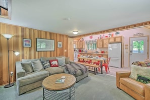 House (2 Bedrooms) | Interior - 'wandering Elk' Cabin Retreat w/ Golf Access! (Packwood)