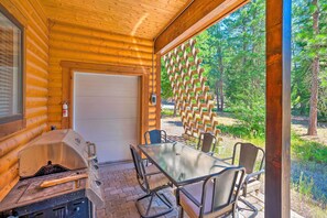 House (5 Bedrooms) | Interior
