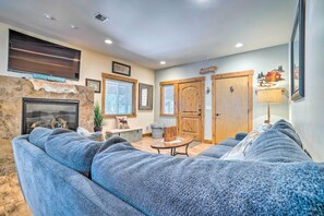 House (5 Bedrooms) | Interior