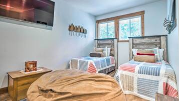 House (5 Bedrooms) | Interior