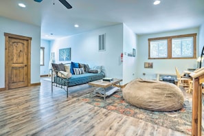 House (5 Bedrooms) | Interior