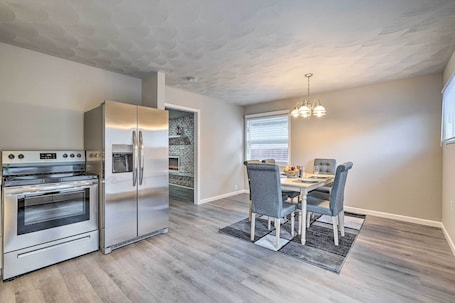 House (3 Bedrooms) | Interior. Whitesburg Vacation Home w/ Glass Enclosed Porcg