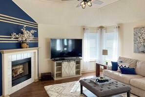 House (3 Bedrooms) | Interior - Modern Pflugerville Getaway w/ Private Pool! (Pflugerville)