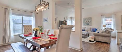 House (3 Bedrooms) | Interior