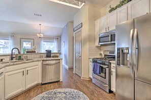 House (3 Bedrooms) | Interior - Modern Pflugerville Getaway w/ Private Pool! (Pflugerville)