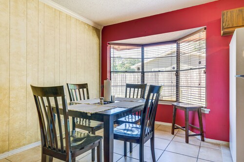 Family-friendly Mobile Retreat w/ Spacious Yard!