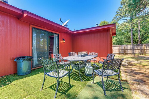 Family-friendly Mobile Retreat w/ Spacious Yard!