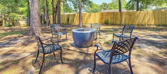 Family-friendly Mobile Retreat w/ Spacious Yard!