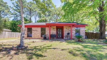 House (3 Bedrooms) | Front of property