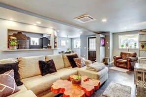 Apartment (2 Bedrooms) | Front of property - 'little House on the Lot' Dryden Townhome: Pets OK (Dryden)