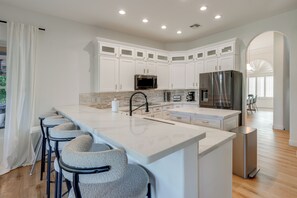 منزل (5 Bedrooms) | المنشأة من الداخل