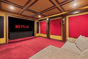 House (5 Bedrooms) | Interior